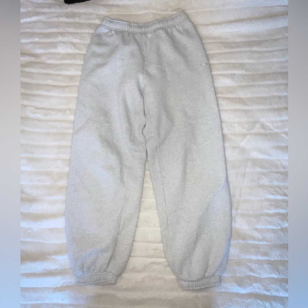 Aritzia cozy fleece mega sweatpants - short